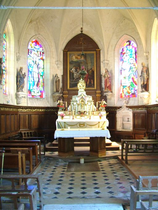 Église paroissiale Saint-Ferréol et cimetière de Fransu