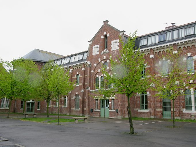 Ancienne chapelle Saint-Joseph du couvent des Carmélites, actuellement Lycée professionnel Industriel et Commercial Jacques-Durand.