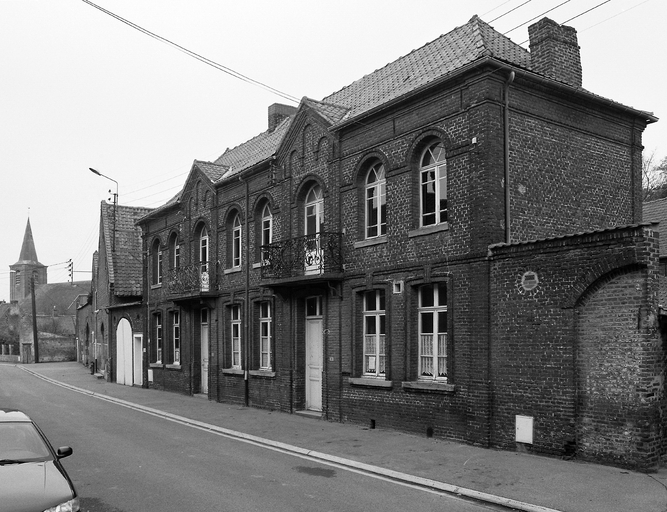 Ancienne école primaire de garçons et mairie de Rumegies, puis mairie et salle des fêtes (actuellement salle municipale)