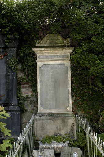 Tombeau (stèle funéraire) de la famille Levasseur-Hollande