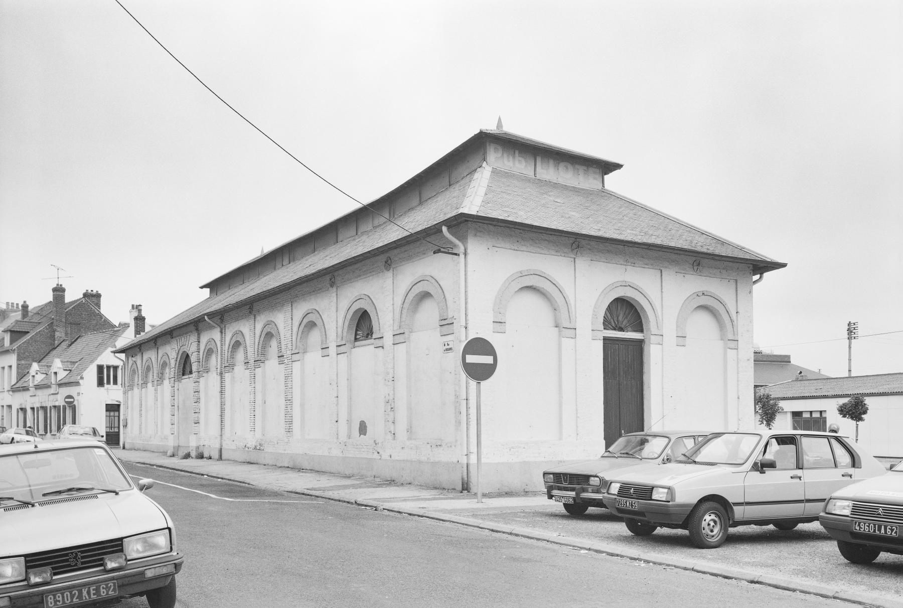 Ancienne halle à la criée, actuellement musée de la Marine