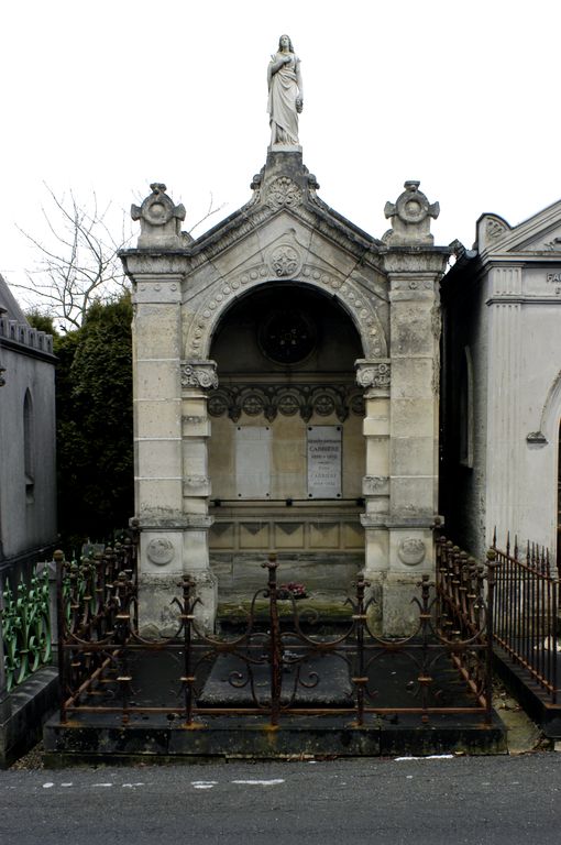 Tombeau (loggia) de la famille Carrière