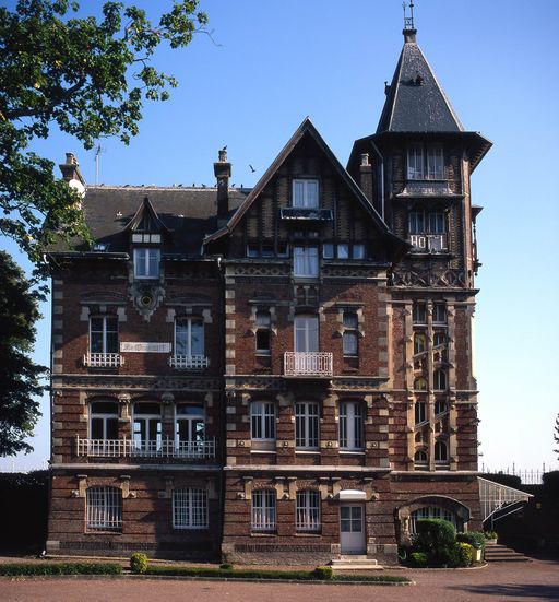 Ancienne maison de villégiature dite Le Romerel, devenue hôtel de voyageurs, dit Relais Guillaume de Normandie
