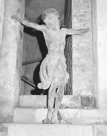 Statue (petite nature) : Christ en croix