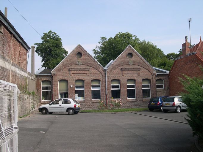 Ancienne maison, devenue école communale de filles, actuellement centre d'action sociale