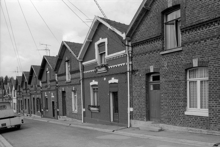 Cité ouvrière Saint Frères à Flixecourt, dite cité de la rue James