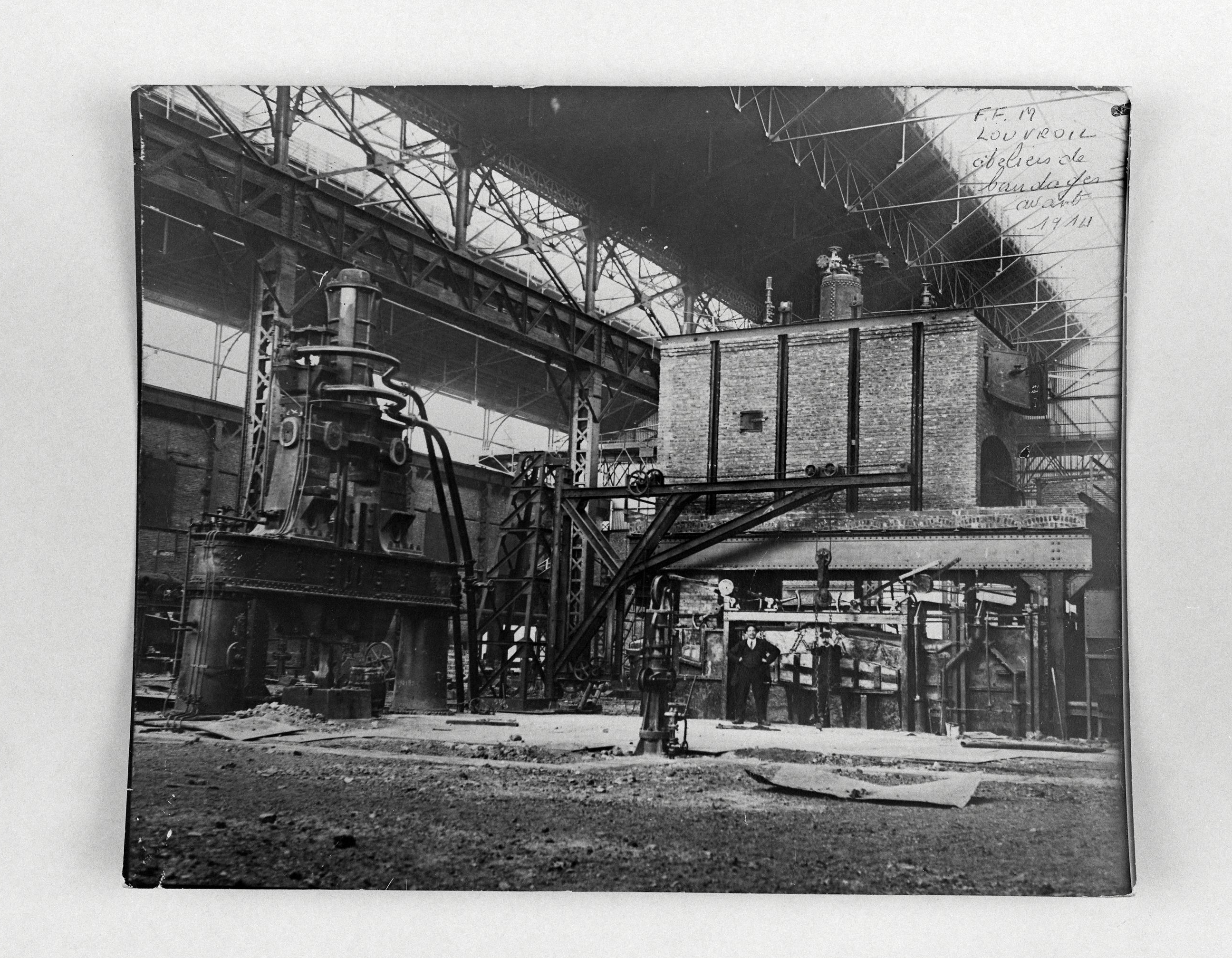 Aciérie et laminoirs Société Anonyme de Fabrique de Fer de Maubeuge (F.F.M.) puis Hoogovens, puis Myriad, puis Tata Steel