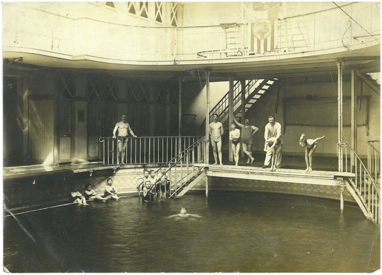 Piscine et bains publics, dits école de natation, actuellement Institut du Monde Arabe-Tourcoing