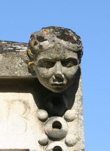 Monument sépulcral de la famille de l'architecte Emile Riquier