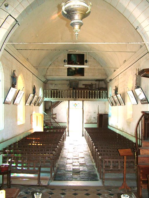 Église paroissiale Saint-Ferréol et cimetière de Fransu