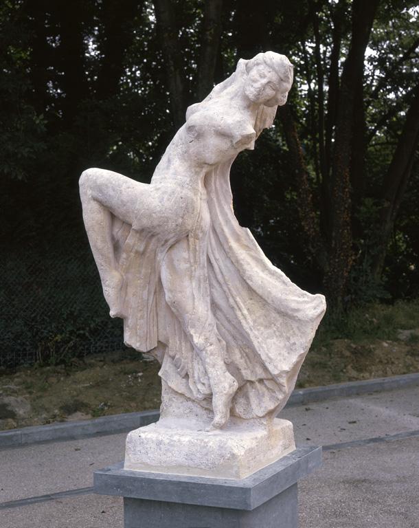 Statue (colossal) : La Danseuse