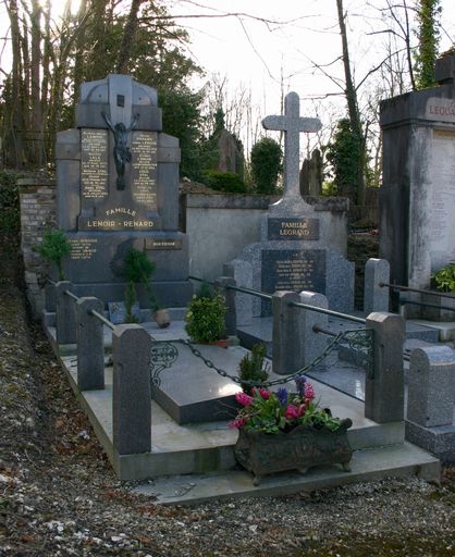 Tombeau (stèle funéraire) de la famille Lenoir-Renard