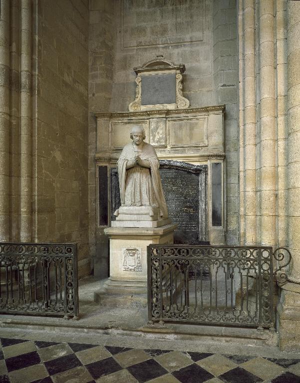 Monument funéraire de Monseigneur Charles de Bourlon