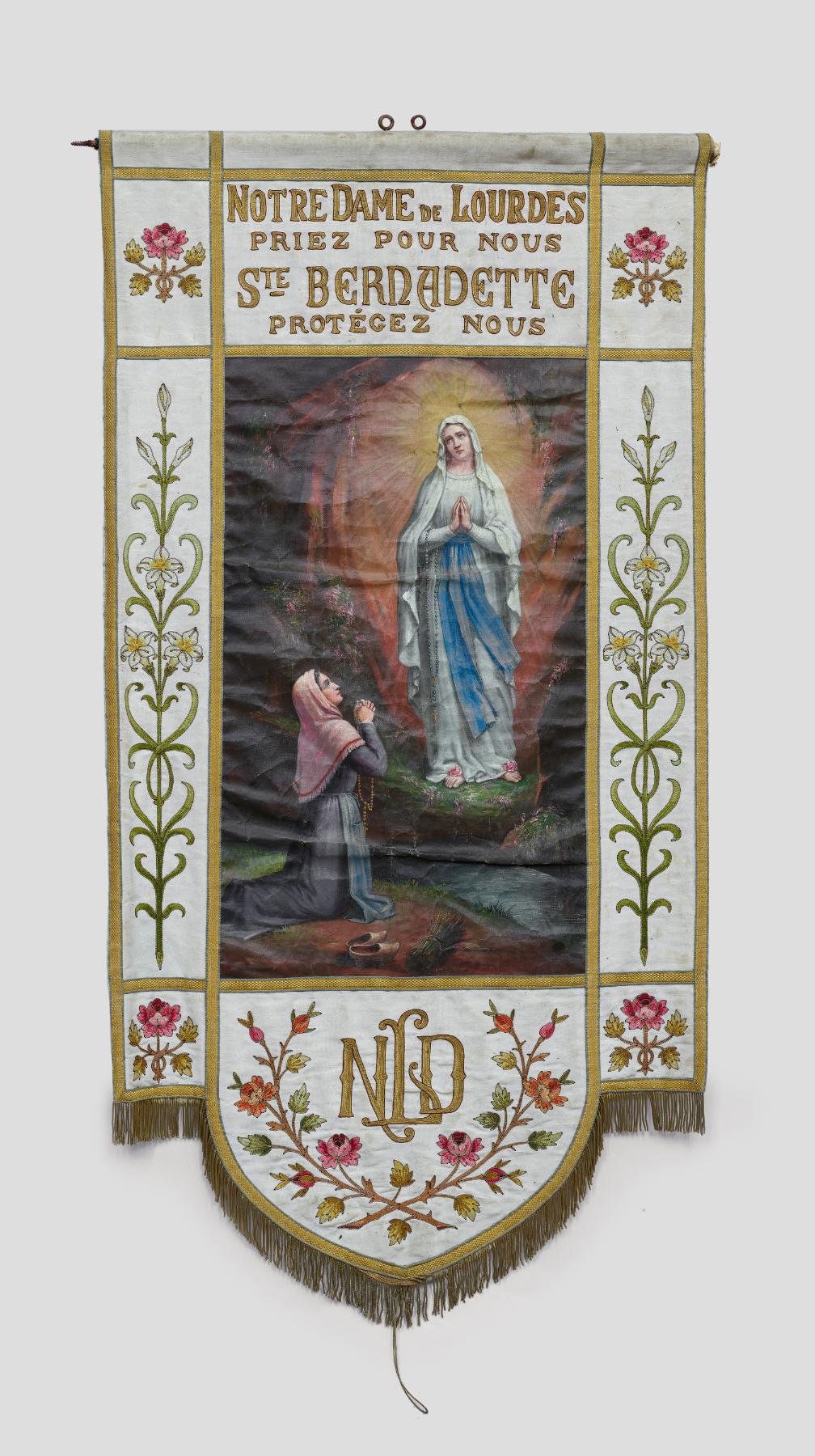 Bannière de procession  : Notre-Dame de Lourdes (n°3)