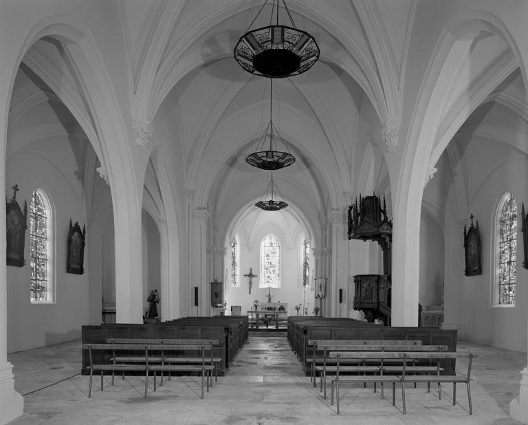 Eglise paroissiale Sainte-Madeleine et cimetière de Tupigny