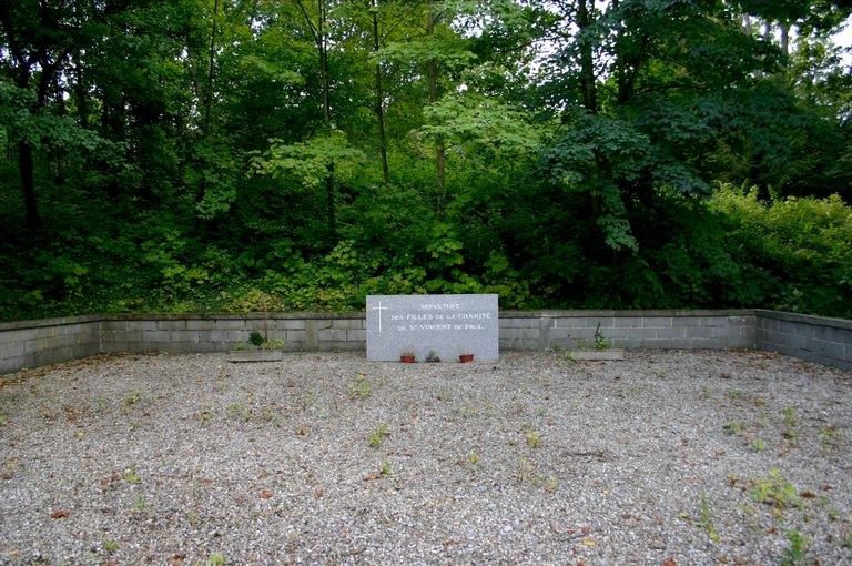 Enclos funéraire des Filles de la Charité de Saint-Vincent-de-Paul