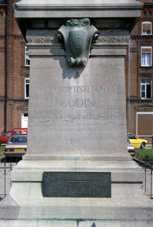 Monument à Jean-Baptiste André Godin