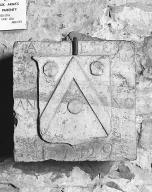 Bas-relief : les armoiries de la famille de Parenty