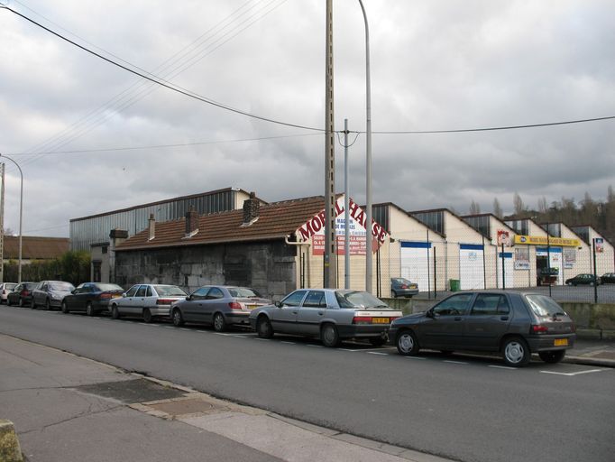 Ancienne usine de préparation de produit minéral (usine de briquettes) de la Société des Charbons et Cokes Calibrés, puis fonderie de zinc Vignal, puis fonderie de fer Sirmétal, puis tréfilerie (usine de ressorts)